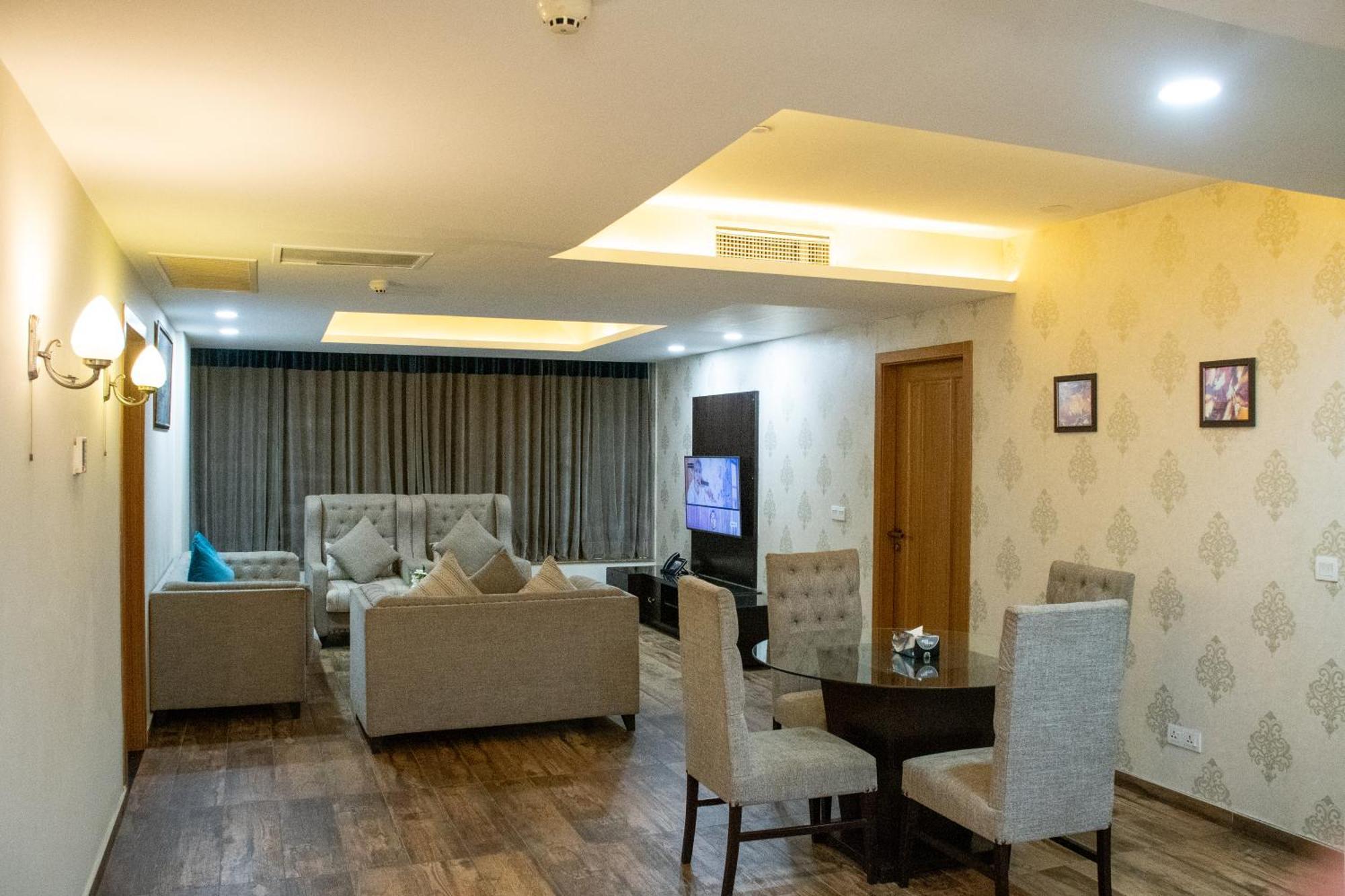 Centaurus Hotel Suites Исламабад Екстериор снимка
