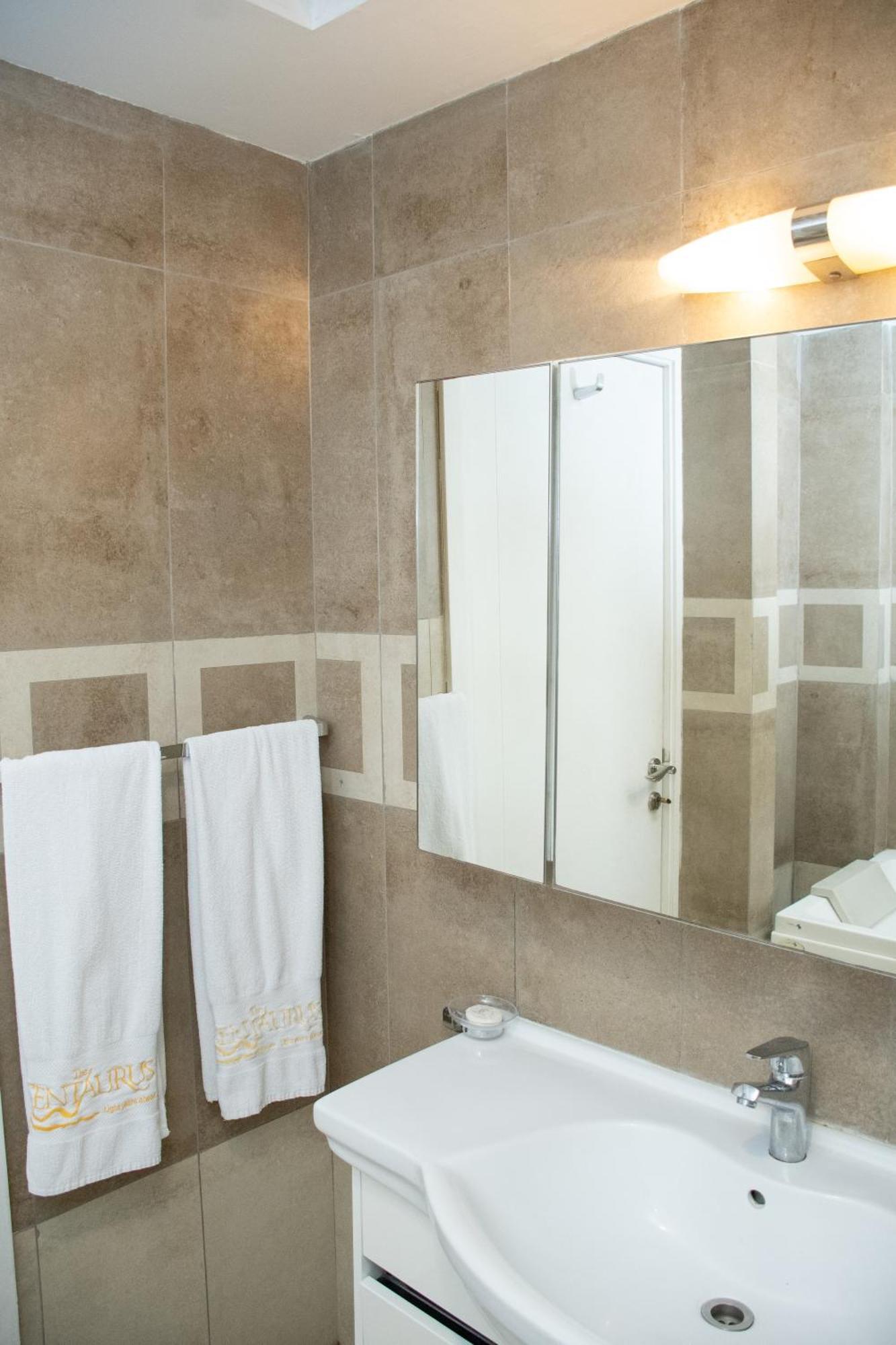 Centaurus Hotel Suites Исламабад Екстериор снимка